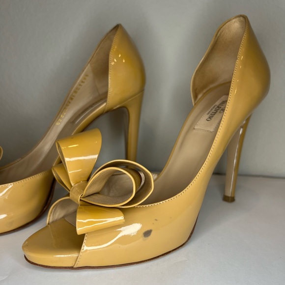 Authentic Valentino D’Orsay Bow Pump, Heel, Nude, Size 39.5 - Picture 3 of 8